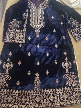Embroidered Velvet Women Kurta in Navy Blue